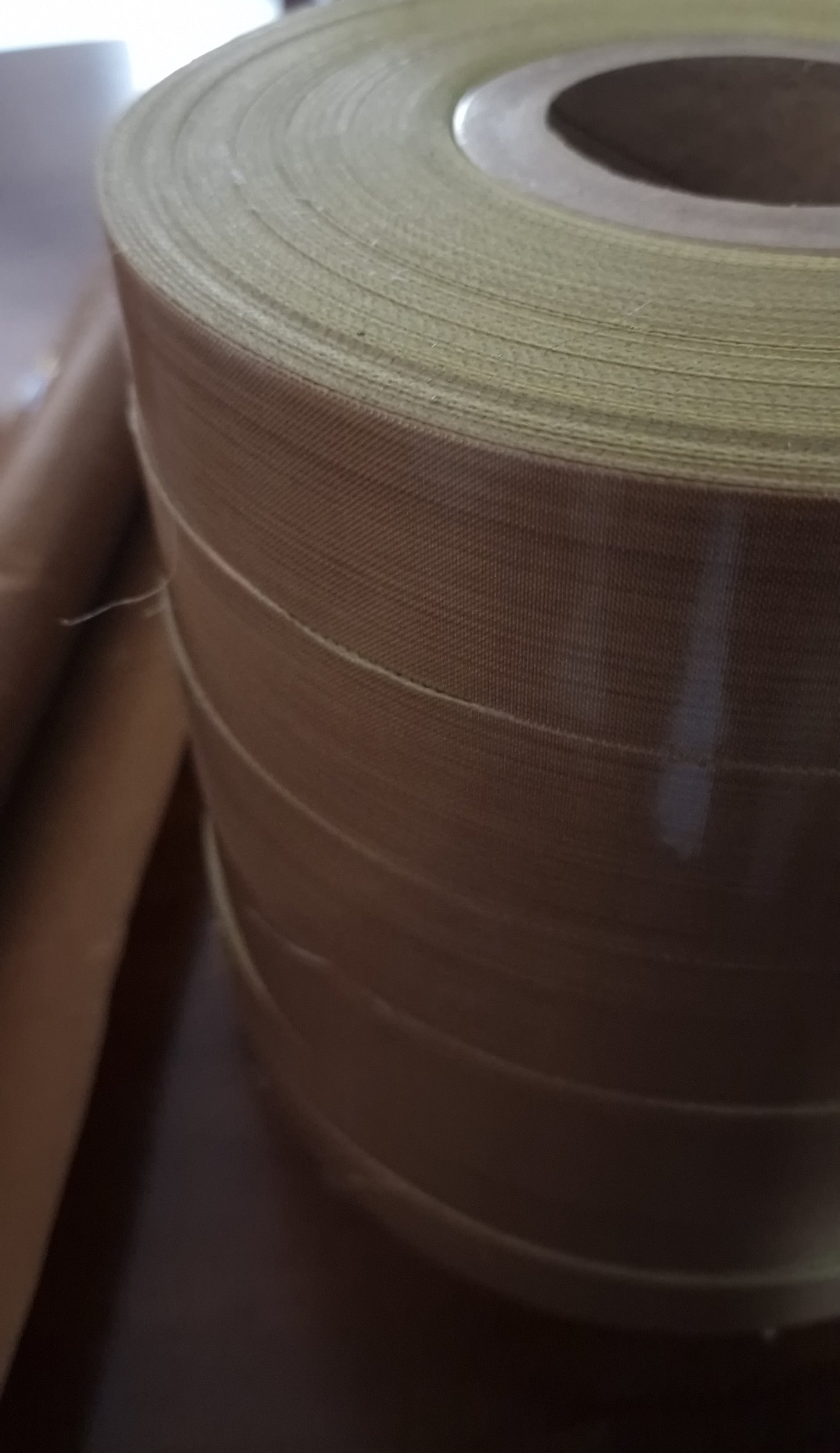 Teflon com ou sem autocolante.