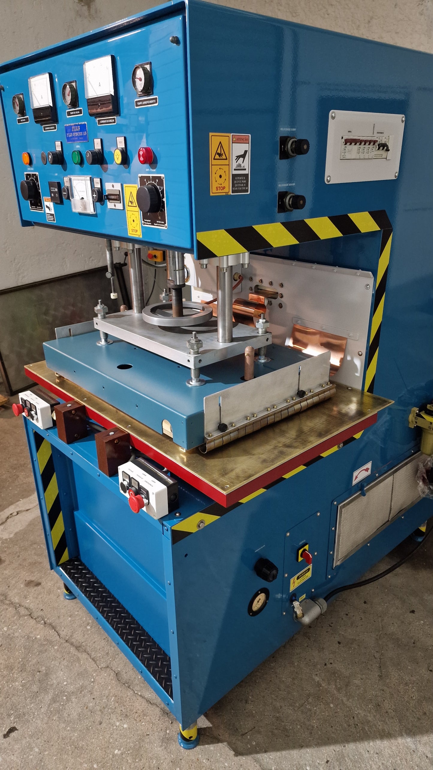 Radio frequency welder press 10 Kw. Maquina de alta frequencia10 Kw.