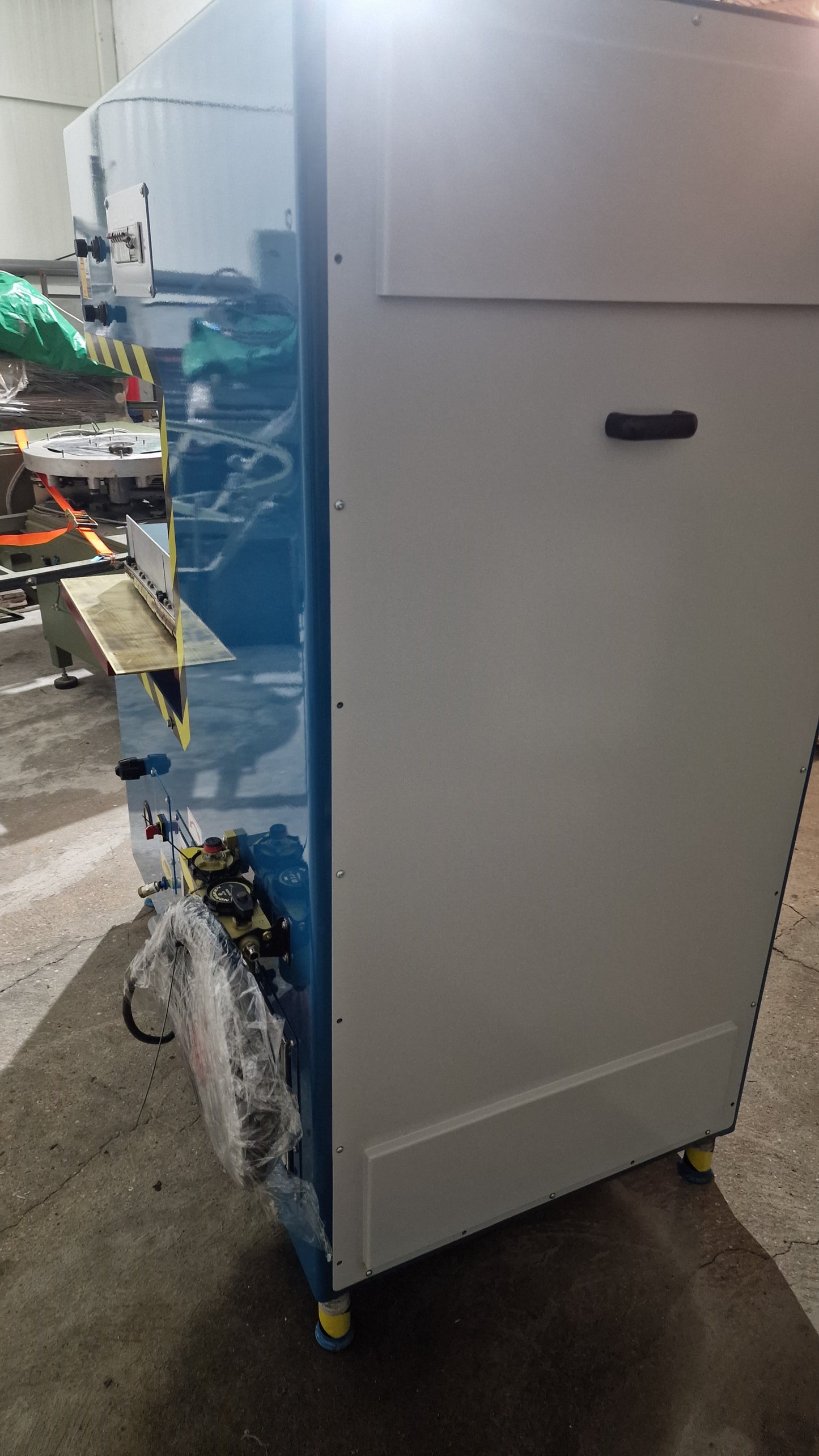 Radio frequency welder press 10 Kw. Maquina de alta frequencia10 Kw.
