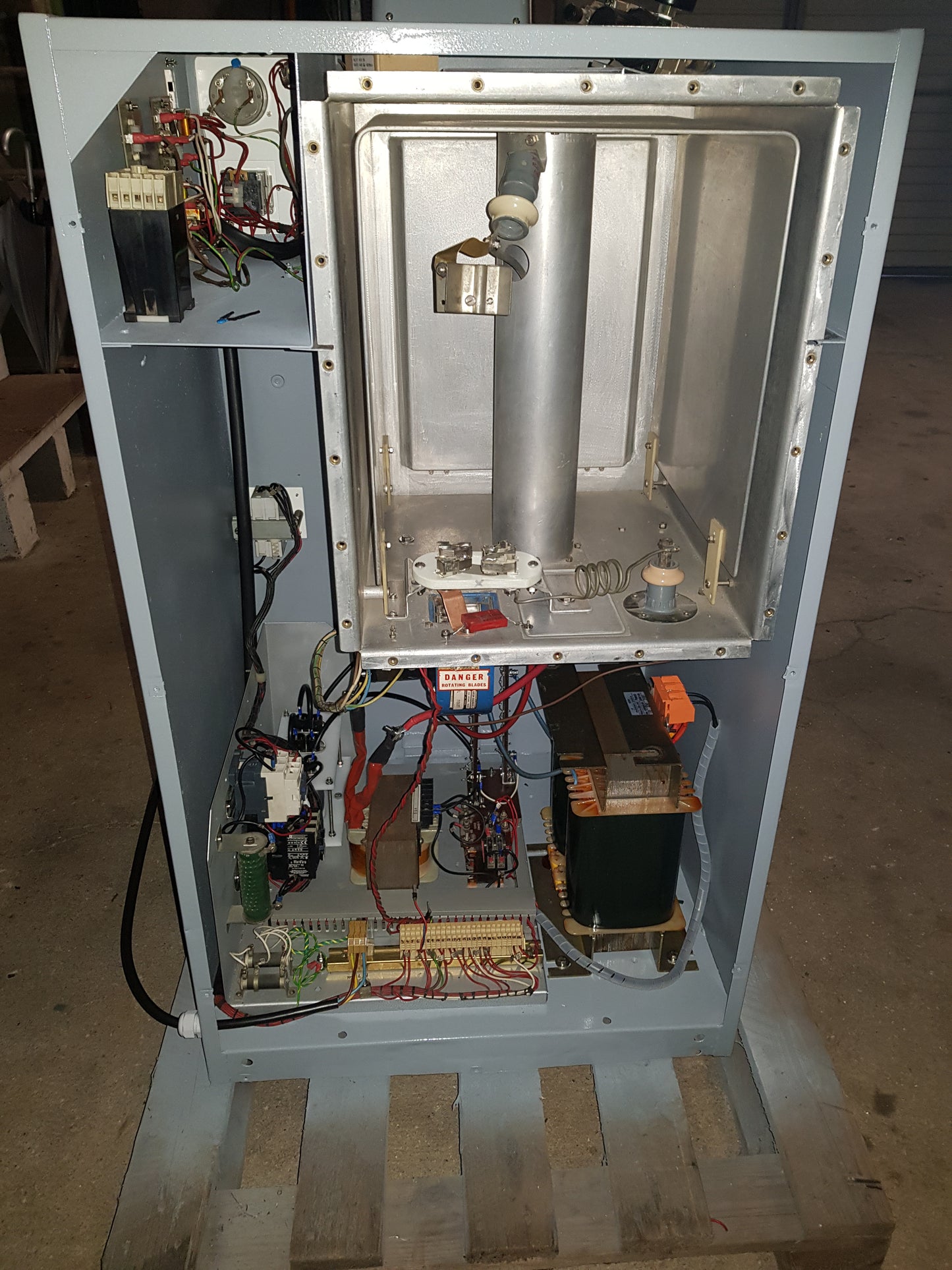 Maquina Radyne Pneumática 3,5 KW