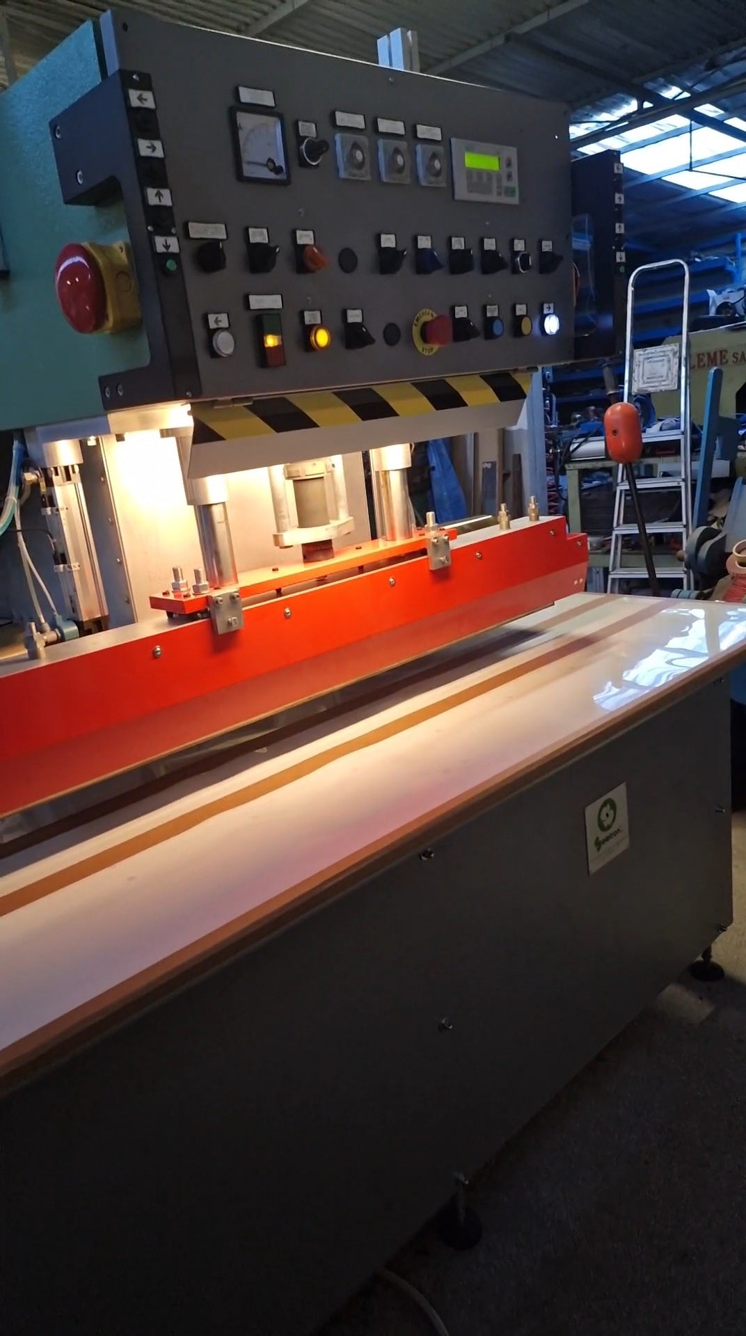 Maquina de alta frequência de carril 20 KW